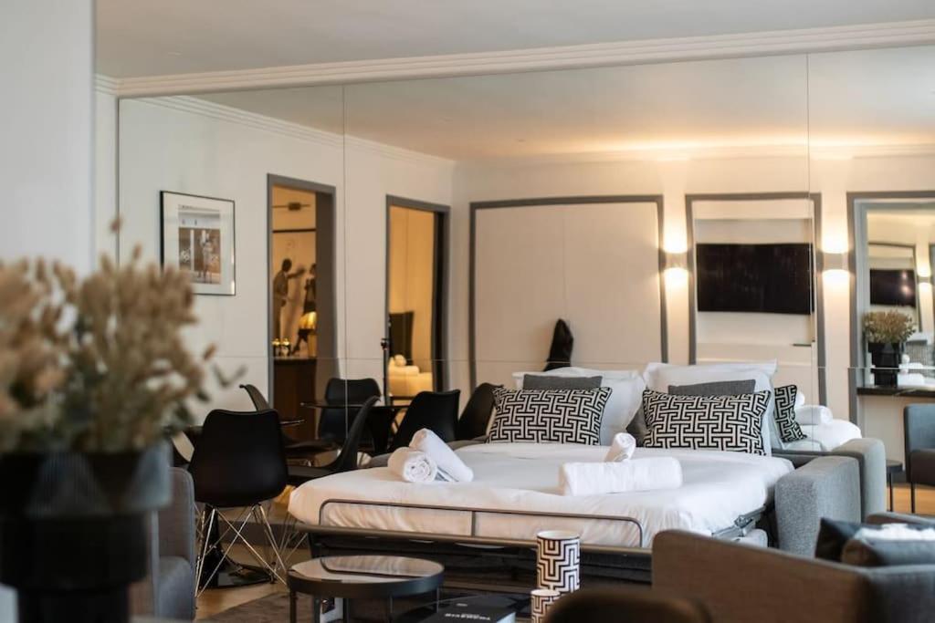Appartement De Luxe Avenue Montaigne Paris Luaran gambar