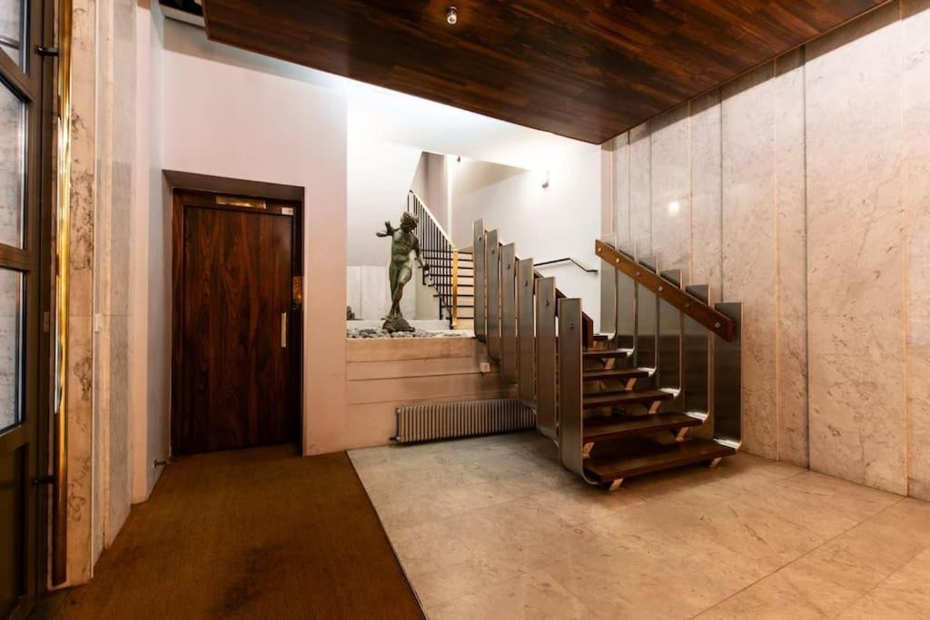 Appartement De Luxe Avenue Montaigne Paris Luaran gambar